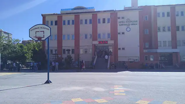 Velilerden 'Paralı Cuma namazı' tepkisi