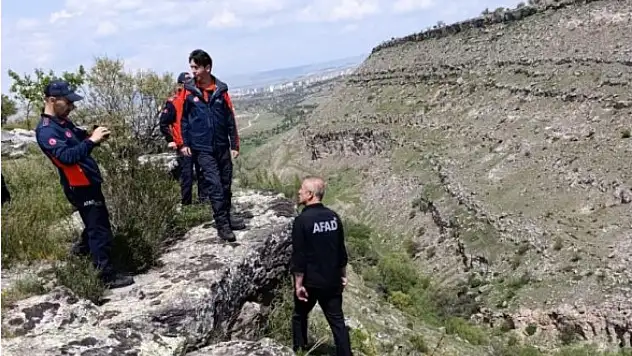 Viyadük'te mahsur kaldı! Ekipler zamanla yarıştı
