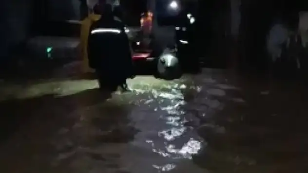 Sokaklarda botlarla kurtarma operasyonu