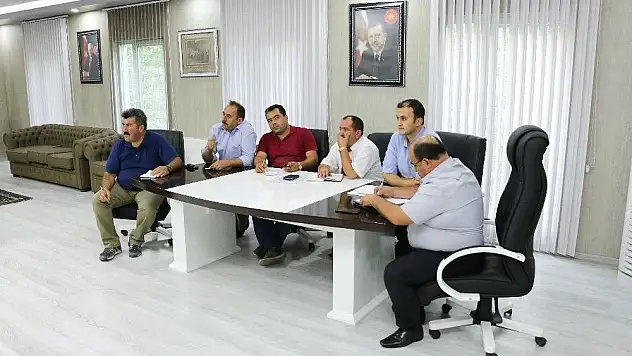 Yahyalı Belediye  Başkanı Esat Öztürk muhtarlarla bir araya geldi
