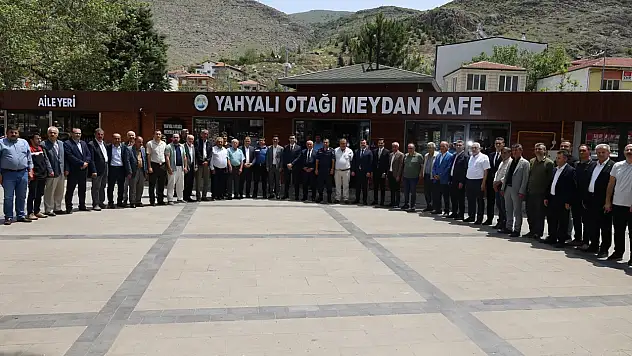 Yahyalı'da protokol ve halk bayramlaştı