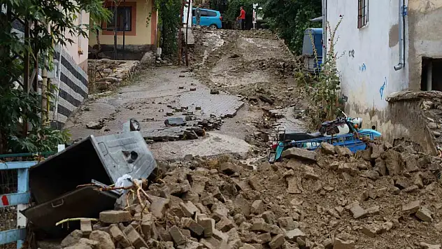 Yahyalı'da yaralar sarılıyor