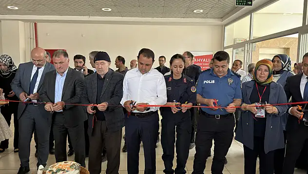 Yahyalı'daki sergide el emeği eserler ilgi gördü