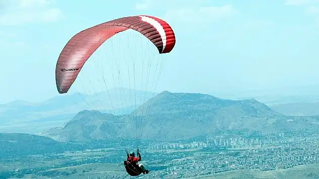 Yamaç Paraşütü ali Dağı Kupası'nda 1. gün sonuçları