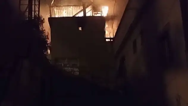 Kozan'da alevler geceyi aydınlattı