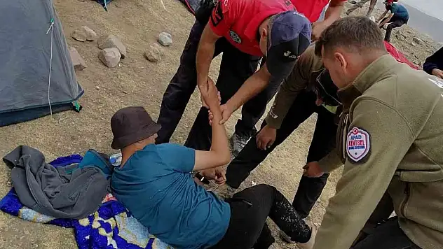 Yaralı dağcının imdadına JAK yetişti