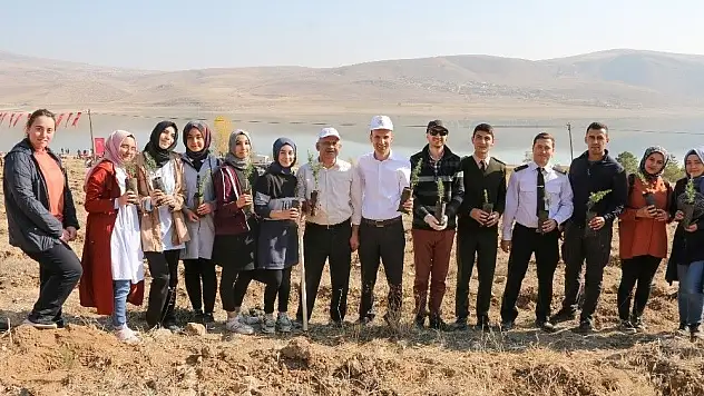 Yarınlara Nefes Olmak İçin Yahyalı'da 11 Bin Fidan Dikildi
