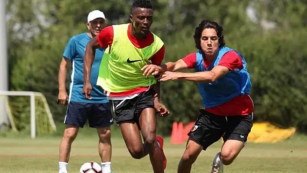 15 yaşındaki Emre ilk 11'de