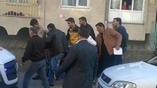 35 YAŞINDAKİ ŞAHIS KENDİNİ ASARAK  İNTİHAR ETTİ