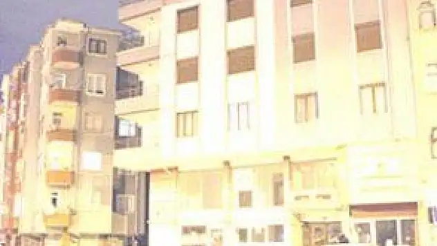 YAŞLI ADAM EVİNDE ÖLÜ BULUNDU