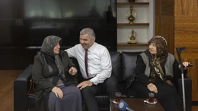 Yaşlı destek projesi kapsamında hizmet verdiği yaşlılar Başkan Çelik'i ziyaret etti ve 'Dualarımız sizinle' mesajı verdi
