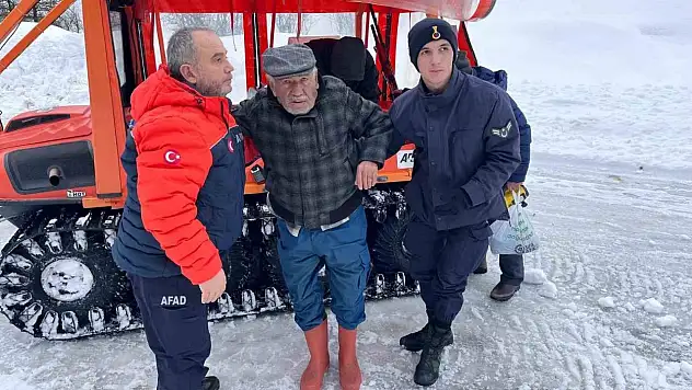 Yayla evinde mahsur kalan vatandaşın yardımına AFAD ve jandarma koştu