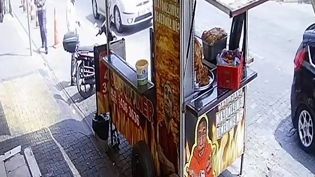 Göz göre göre motosiklet çalındı
