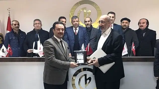 Yeni Akit Gazetesi Köşe Yazarı Abdurrahman Dilipak: