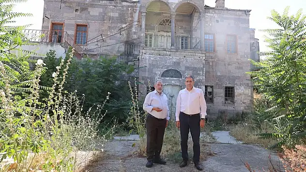 Yeni Kaymakama ilçeyi bakın kim gezdirdi