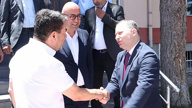 Yeni Kaymakama ilk ziyaret Başkandan