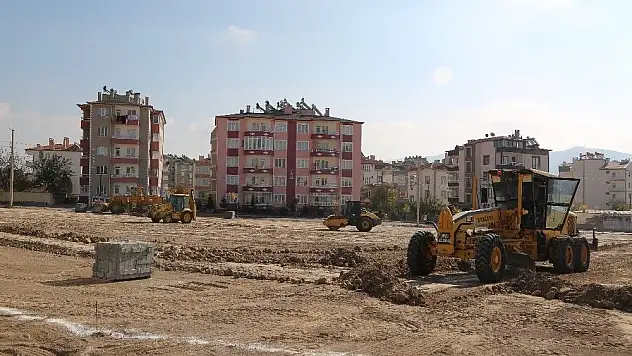 Yeni Mahalleye yapılacak parkın zemin çalışmalarına başlandı

