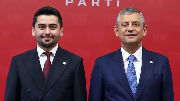Yeni Parti Kayseri İl Başkanı saat verdi ve parti binası önüne çağırdı