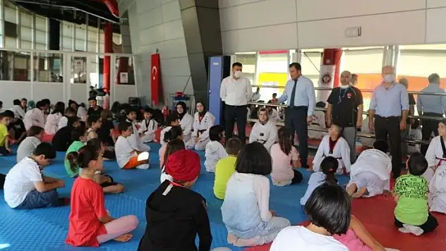 Yeni salona ilgi büyük