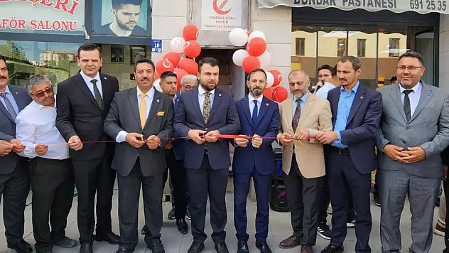 Yeniden Refah teşkilatı yeni binasına kavuştu