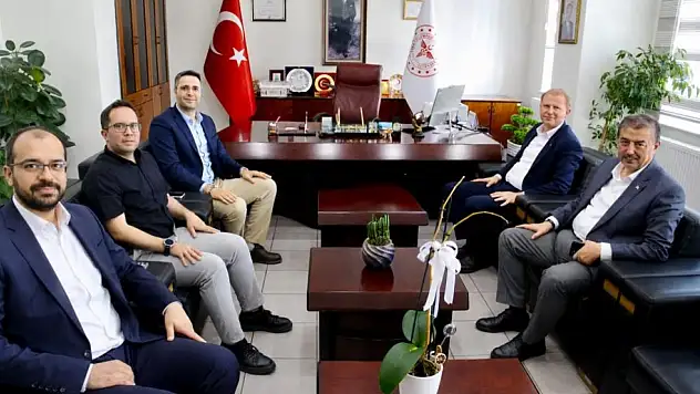 Yeşilhisar heyetinden Kayseri Devlet Hastanesi'ne dikkat çeken ziyaret