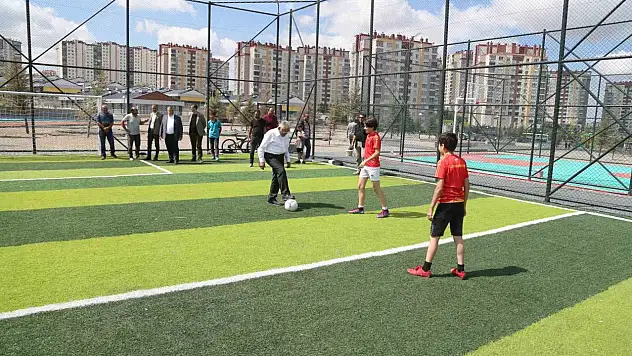 Başkan Büyükkılıç Kayserispor'a topçu arıyor!