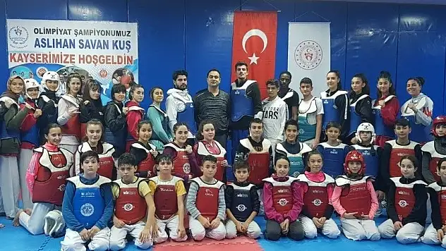 Yıldızlar MEB Şampiyonası'na MELMEK sporcuları damga vurdu
