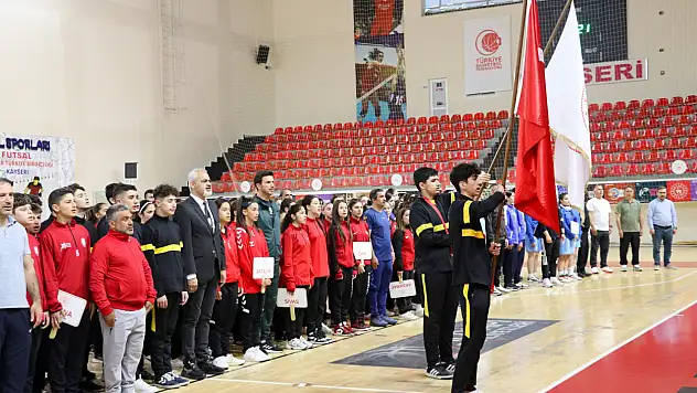 Yıldızlar Türkiye Futsal Birinciliği Kayseri'de başladı