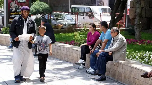 "Yol İzin Belgesi" olmayan Suriyeli'ye bilet satışı yasak