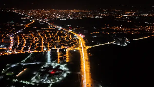 Yola çıkacaklar dikkat! 43 ili bağlayan kavşakta 25 km araç kuyruğu oluştu