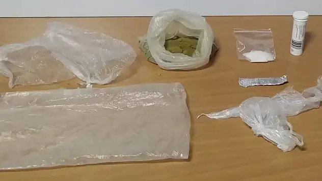 Hepsi 28 yaşındaki yolcunun üzerinden çıktı!