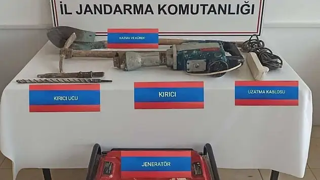 Define avcılarına jandarmadan baskın