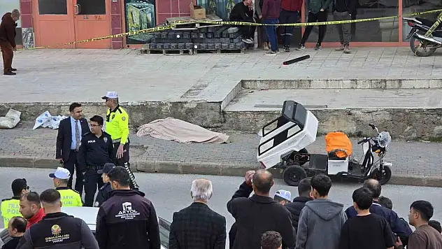 Kaldırıma başını çarpan sürücü hayatını kaybetti