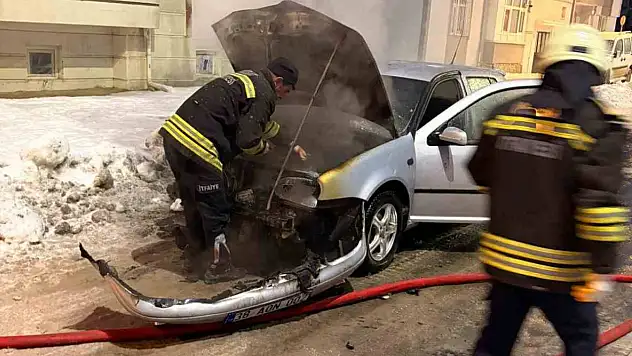 Yozgat'ta otomobil alev alev yandı
