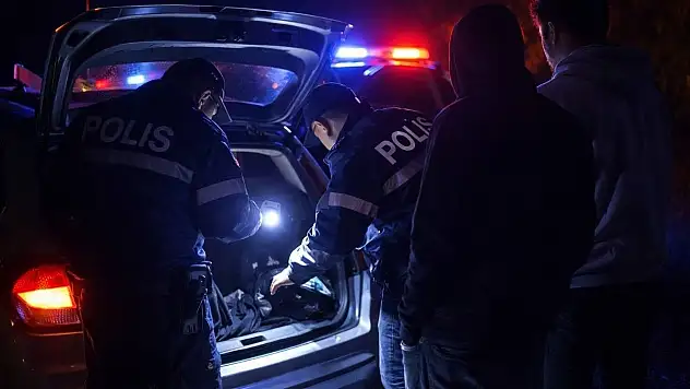 Araçtan metamfetamin çıktı