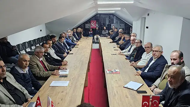 YRP'nin Kayseri yönetimi toplandı: Bir dokunduk, bin ah işittik!