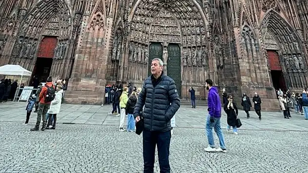 Yücel'den 'katedral' paylaşımı! Yılın ilk gününde bakın nereye gitmiş...