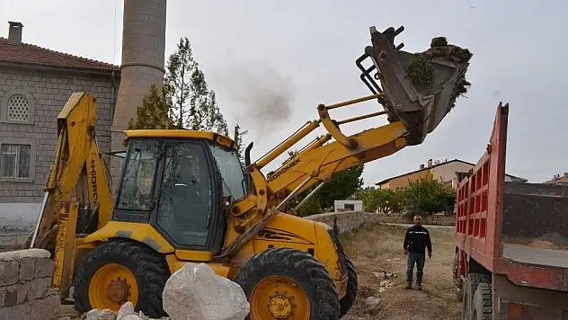 Yumru Kaya Cami'nde peyzaj düzenlemesi yapılıyor