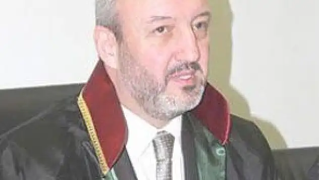 'ZAMAN SİYASİ ATRAKSİYONLARLA TABANA GÖZ KIRPMA ZAMANI DEĞİL'