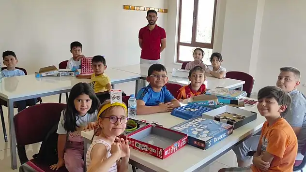 Zeka oyunlarından robotik kodlamaya, voleyboldan basketbola... Kayseri'de yaz kursları dolu dolu geçti