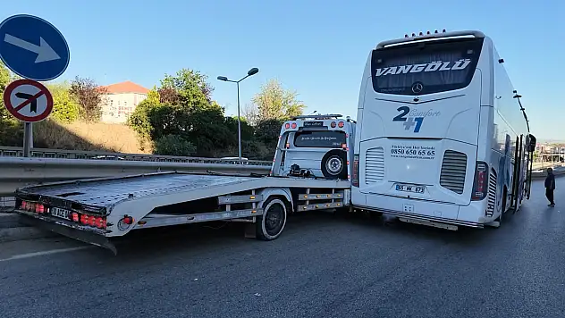 Zincirleme kazada şans eseri can kaybı olmadı