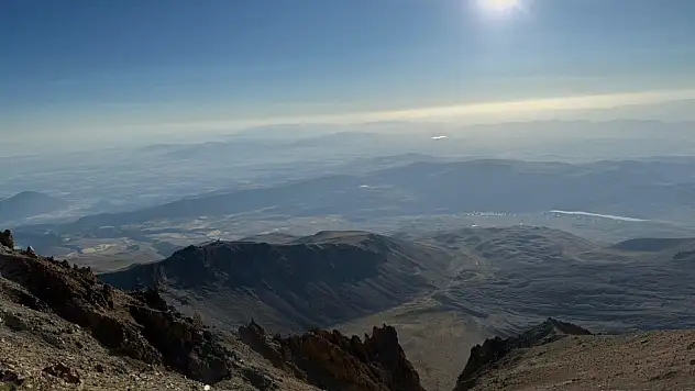 Zirvede güneşin doğuşunu rehberle yaşayın