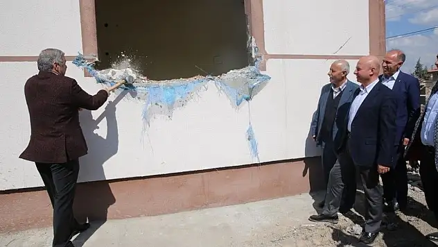 Başkanlar ev yıktı