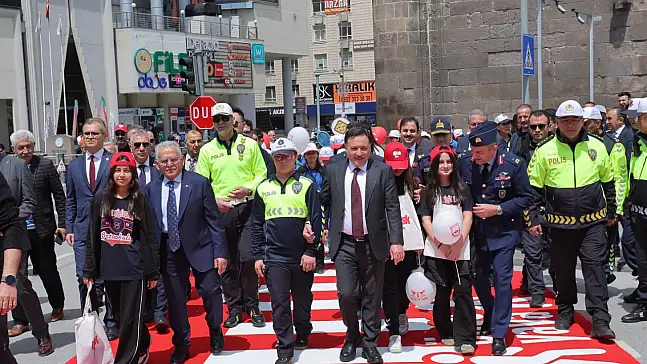 Kayseri Trafik Haftası'nda 'Önce Yaya' dedi