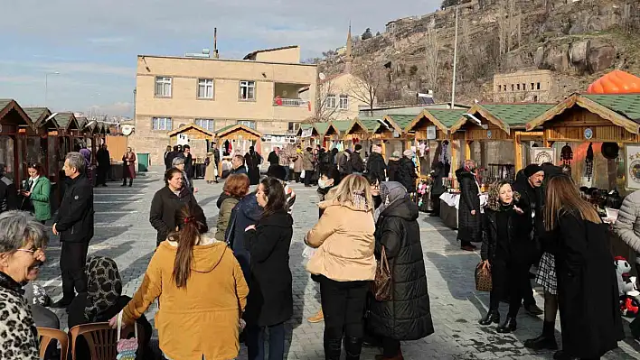 Talas'ın gözde pazarına yoğun ilgi