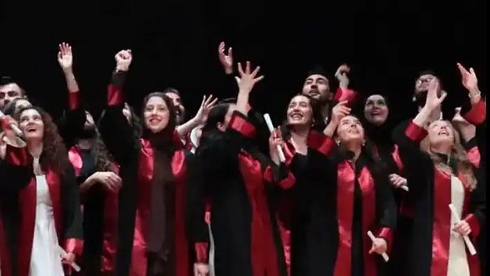 103 öğrenci, mesleklerine ilk adımını attı