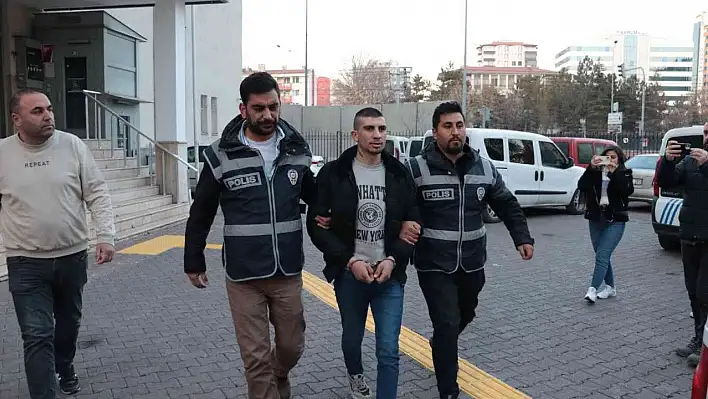 Yakalanan şahıs: 15 yıl cezam var, üstüne katlamaya çalışıyorum!