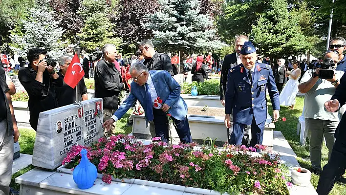 15 Temmuz'da Kayseri, şehitlerini minnetle andı