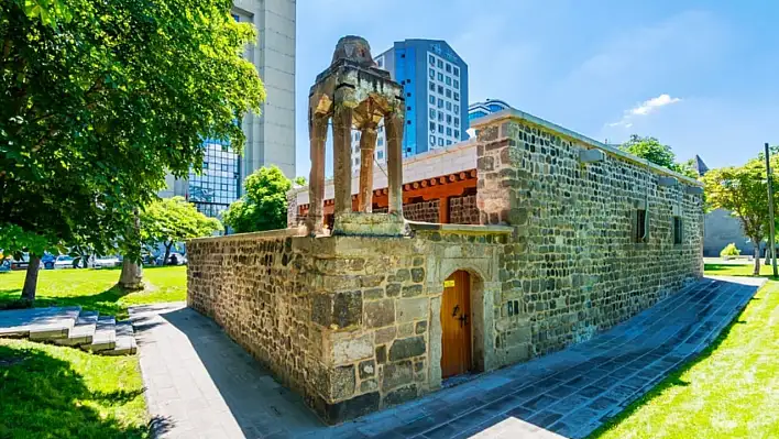 200 yıllık Çandır Camii yeniden ibadete açıldı