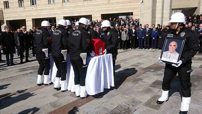 Kayseri eski Milletvekili Mustafa Duru son yolculuğuna uğurlandı...